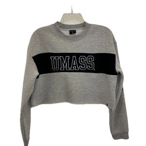 NWOT Hype and Vice UMASS Cropped Sweatshirt Womens Small Gray Black Colorblock
